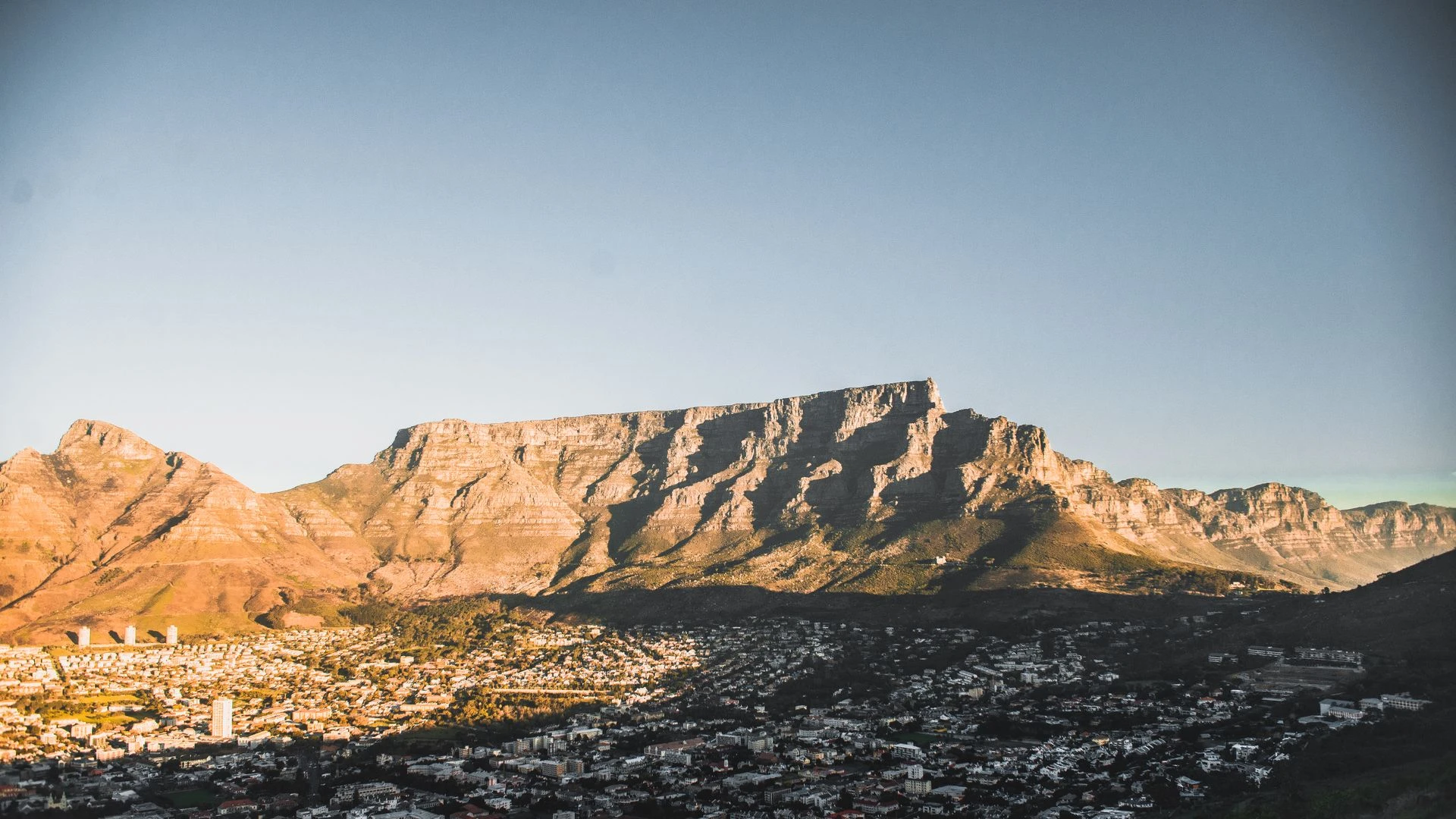 Cape Town with Table Mountain backdrop and Bo-Kaap neighbourhood in foreground